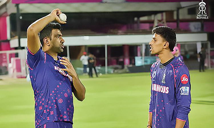 Players of Rajasthan Royals attend a training session ahead of their IPL match against Sunrisers Hyderabad. Courtesy: RR X