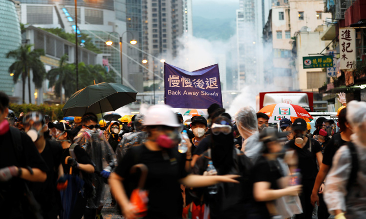 Hong-Kong_police-1_750