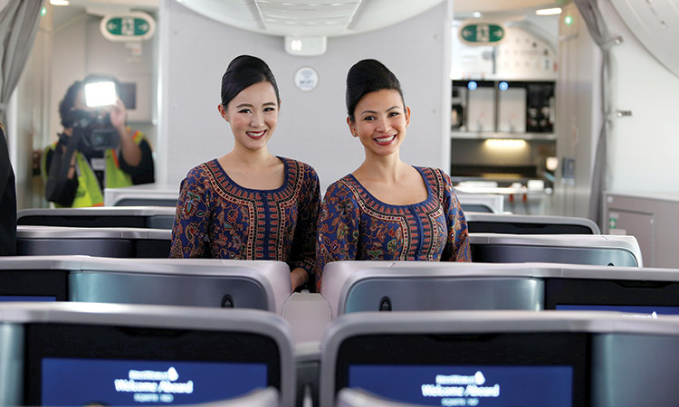 Airhostesses-Singapore-Airlines
