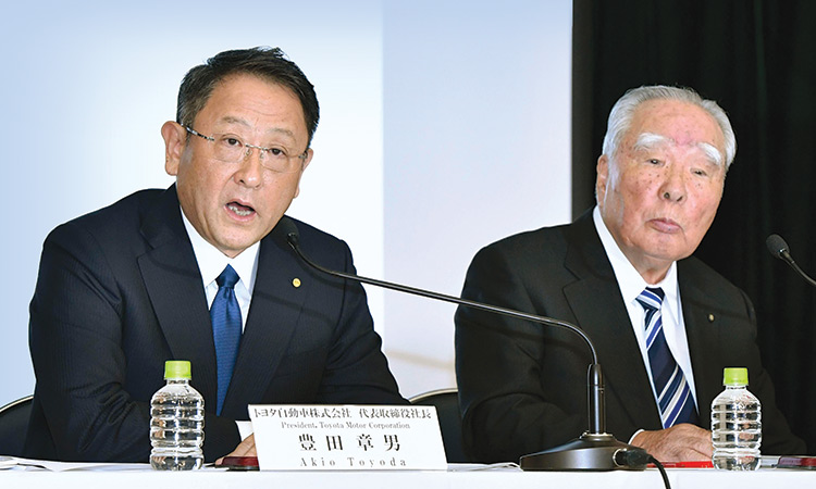 Akio-Toyoda-and-Osamu-Suzuki