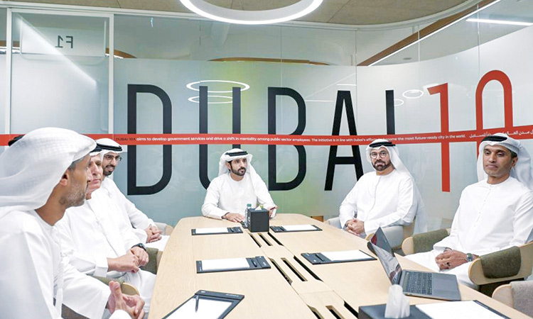 Sheikh Hamdan chairs a meeting in Dubai.
