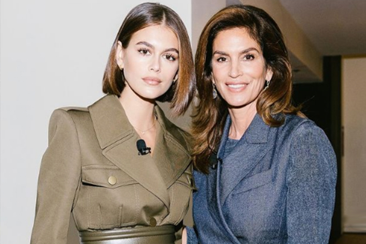 Model Kaia Gerber Thanks Mom Cindy Crawford For Letting Her Make Fashion Mistakes Gulftoday