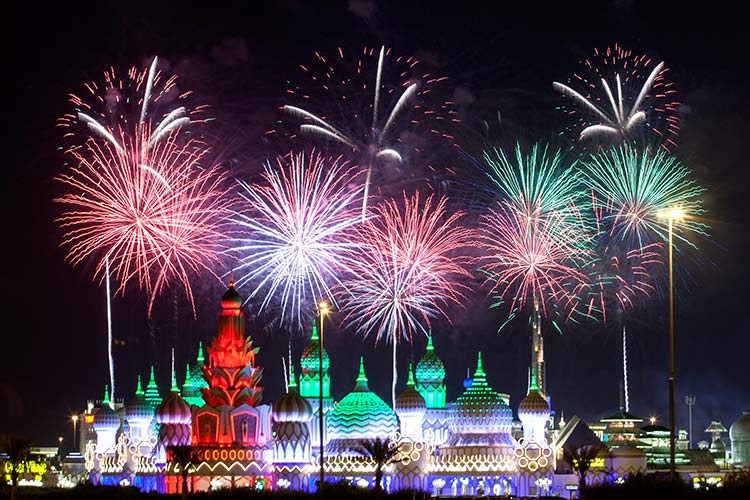 VIDEO Breathtaking fireworks enthral residents at Global Village