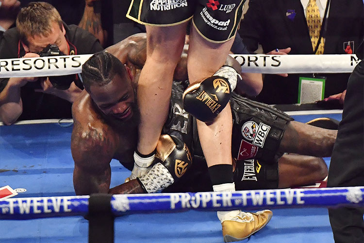 Sensational Fury crushes Wilder in heavyweight title rematch - GulfToday