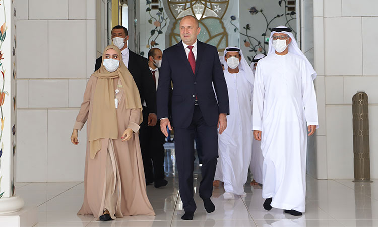 Bulgarian leader visits Sheikh Zayed Grand Mosque in Abu Dhabi 