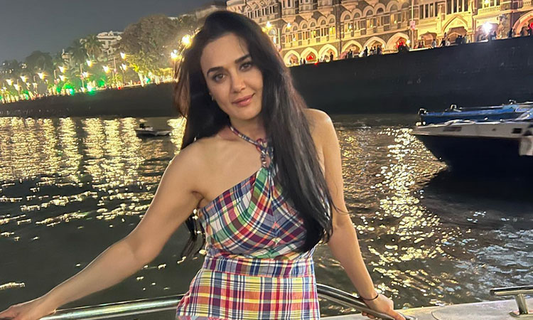 Xx Sexy Preity Zinta - Bollywood stars support Preity Zinta after harassment post - GulfToday