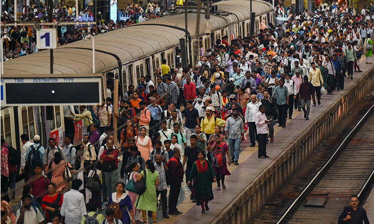 Railwaystation-Indiapopulation