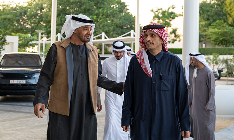 Sheikh-Mohamed-with-Qatari-PM-750x450