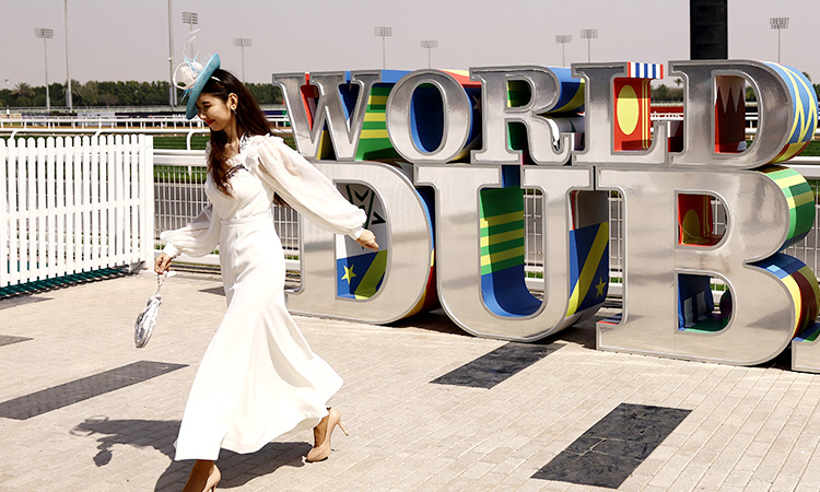 DubaiWorldCup-lady