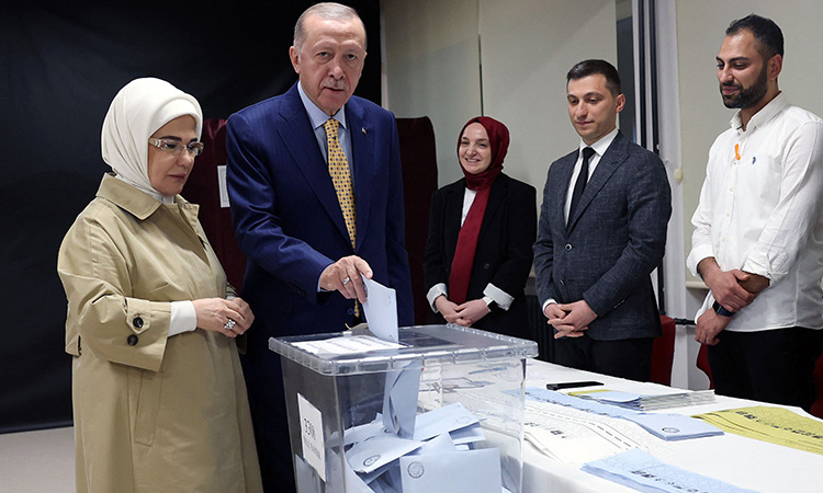 Erdogan-wife-vote