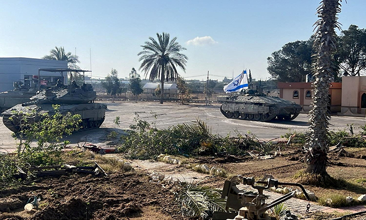 Israeli-tanks-attack-main2-750