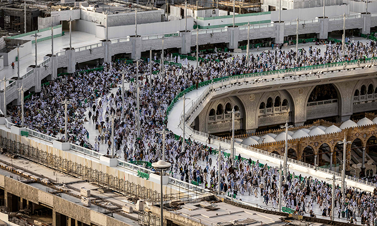 Hajj-pilgrims-Makkah-main2-750