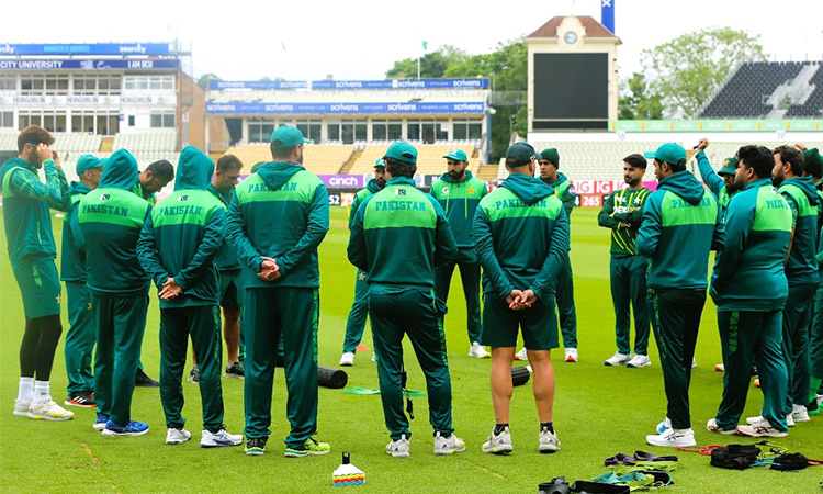 Pakplayers-England