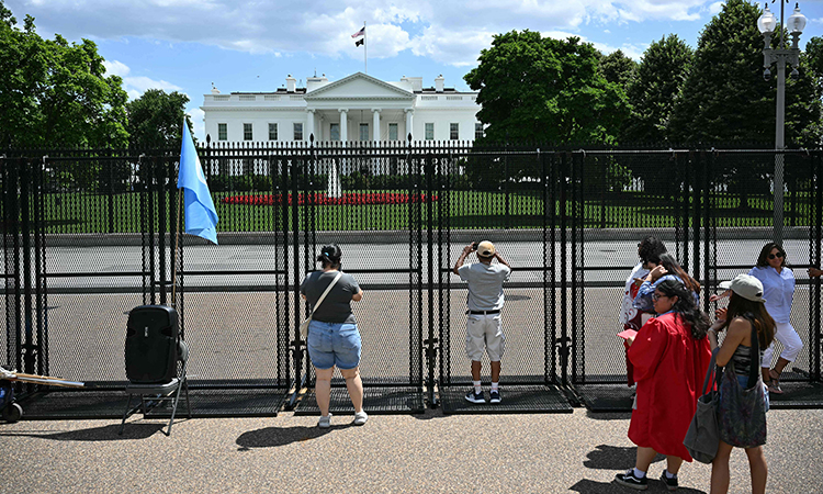 Pro-Palestinian-White-House-fencing-main2-750