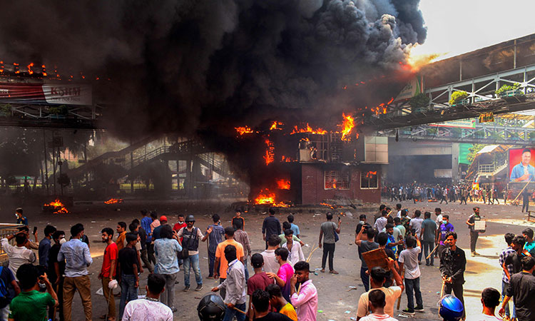 Bangladesh-soldiers-violence-main2-750