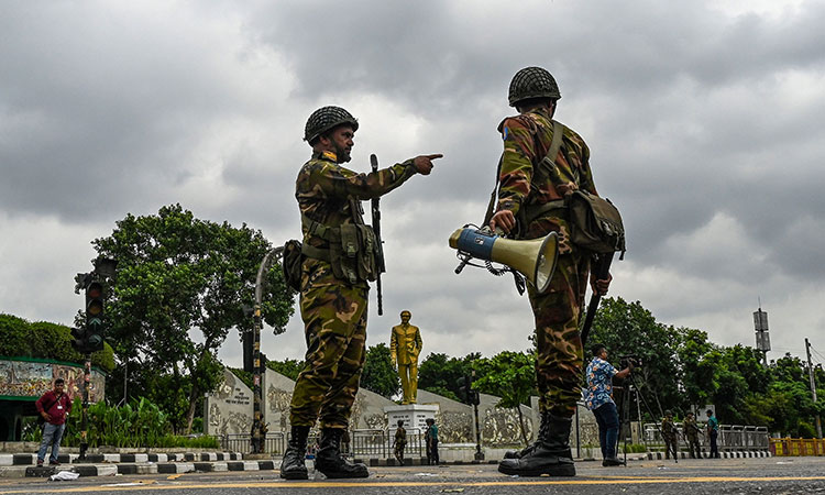 Bangladesh-soldiers-violence-main3-750