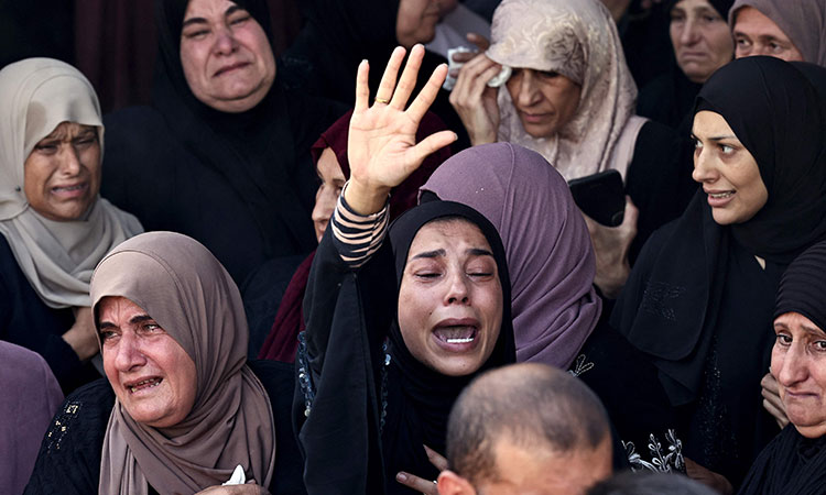 Gaza-mourners-women