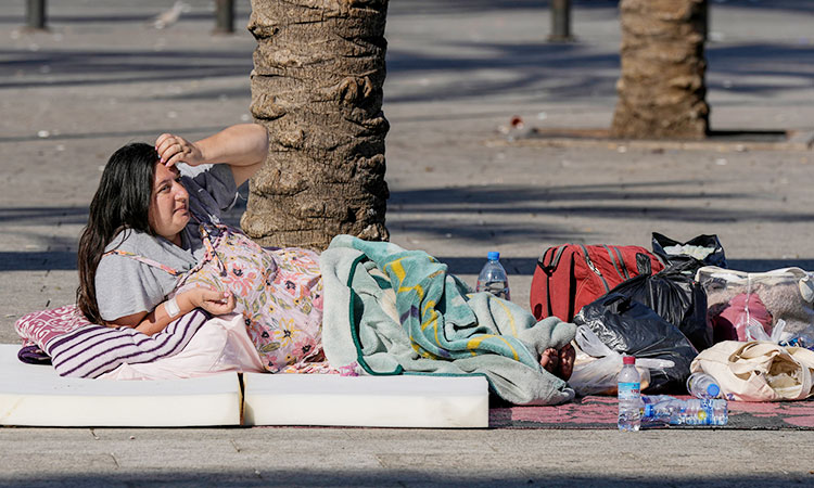 Lebanon-flee-woman