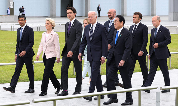 The G7 leaders arrive for a session on the 2nd day of the summit.