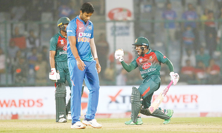 Mushfiqur scores fifty to help Bangladesh end India T20 jinx