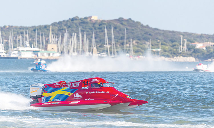 Team Sweden’s Jonas Andersson in action during the Regione Sardegna Grand Prix of Italy.  Courtesy: UIM F1H2O website