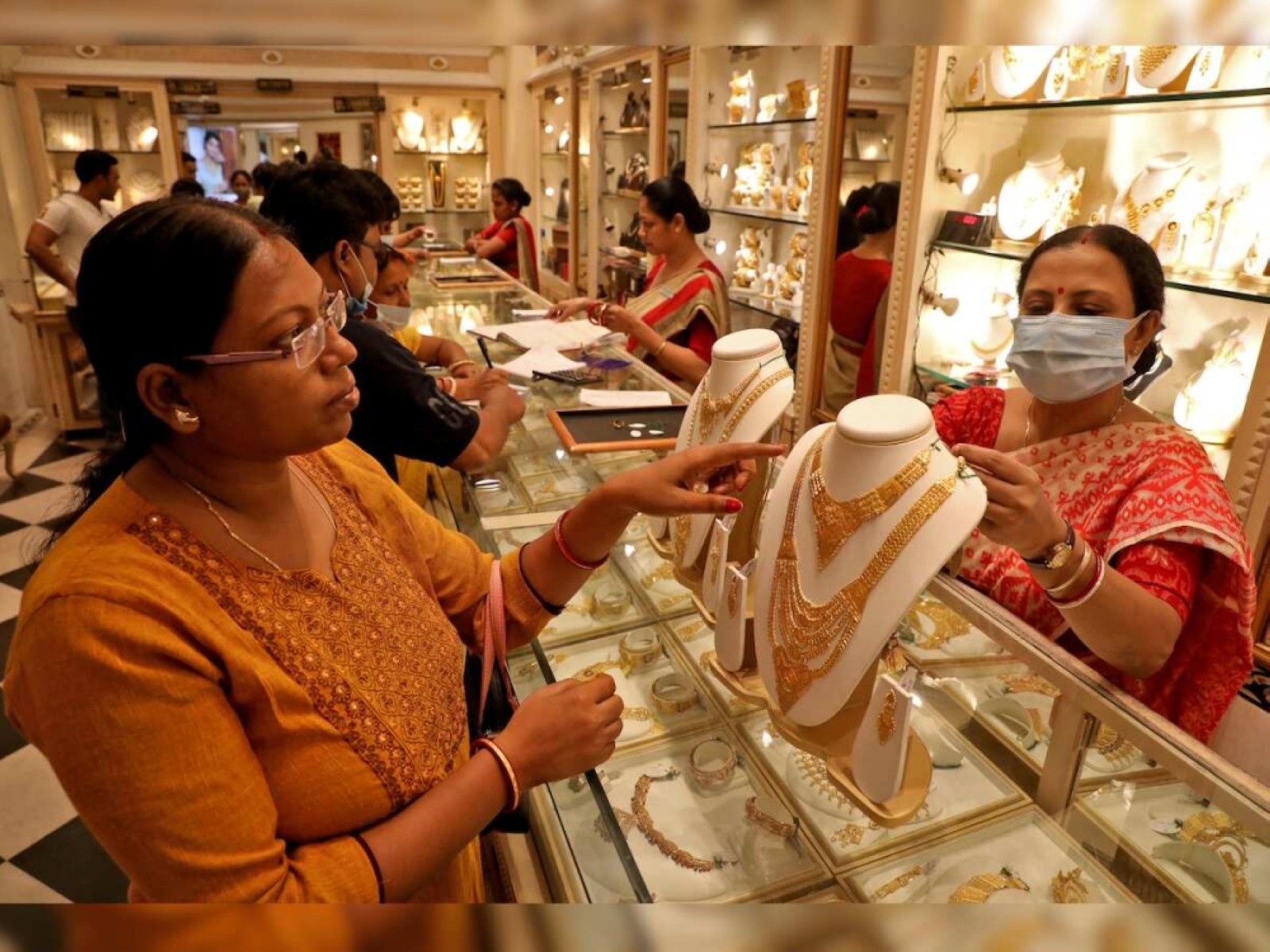 Indian Buyers Shift To Lower Carat Gold