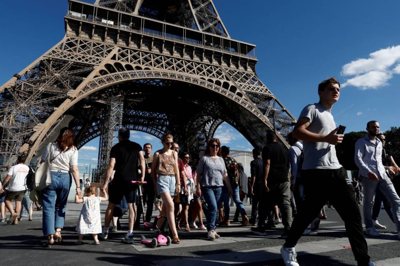 French 2025 budget targets $52 billion in savings, says FM