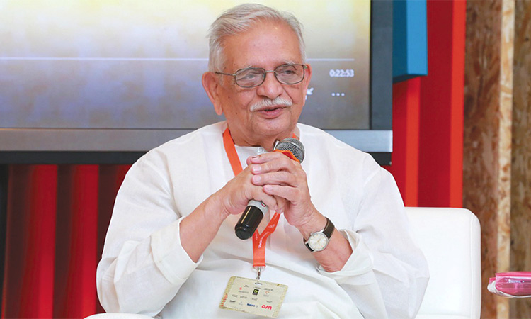 People should be fearless in expressing their opinions: Gulzar