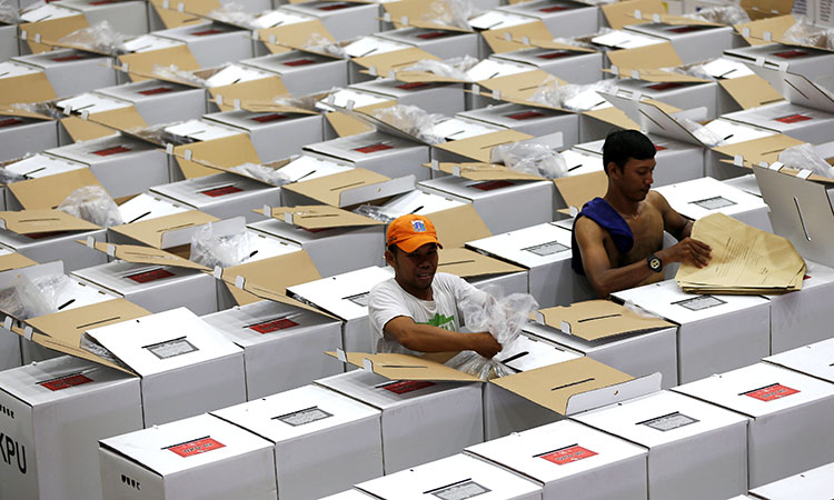 Indonesia polls find 245,000 in the fray for various positions