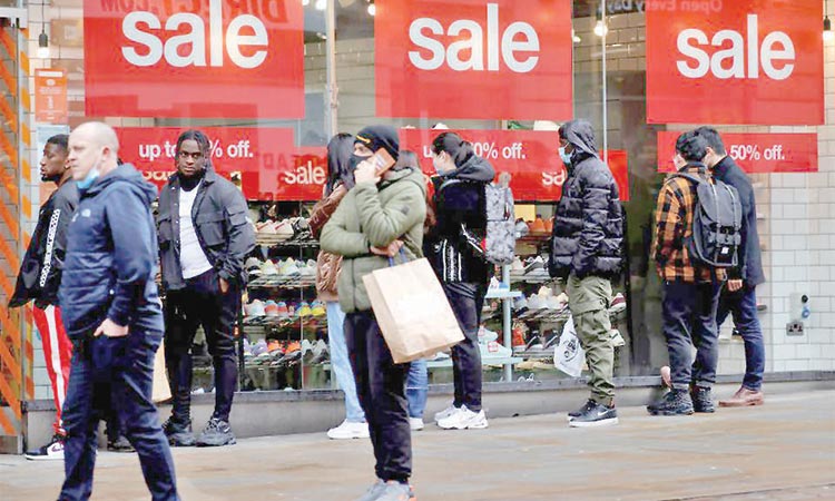 UK retail sales recover more than expected from Omicron knock