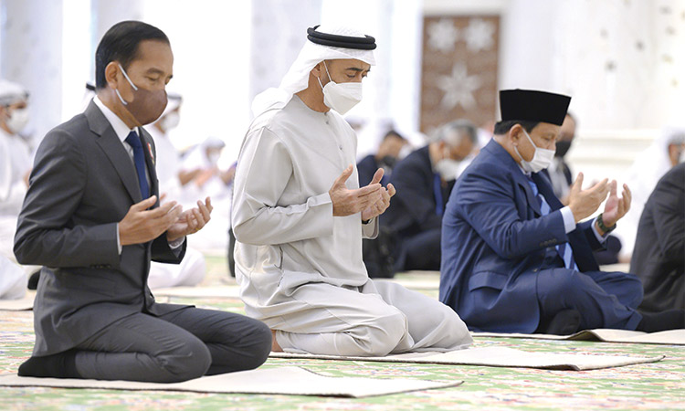 Mohamed Bin Zayed, Indonesian president perform Friay prayer at Sheikh Zayed Grand Mosque 