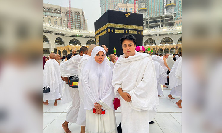 Rakhi Sawant performs first Umrah since embracing Islam