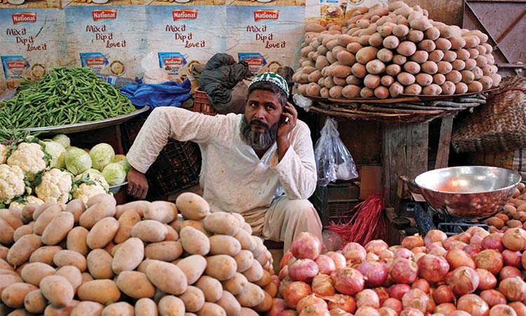 Pakistan CB holds key rate at 22%, says inflation still high