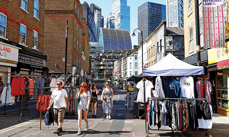 UK economy returns to growth at start of 2024, FTSE edges higher