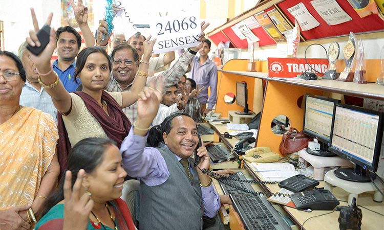 India shares hit lifetime highs