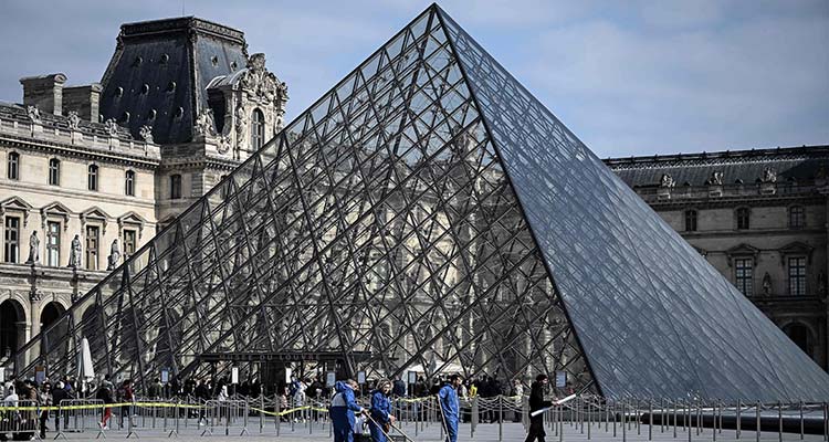 Paris Louvre museum to reopen on July 6 after crippling losses