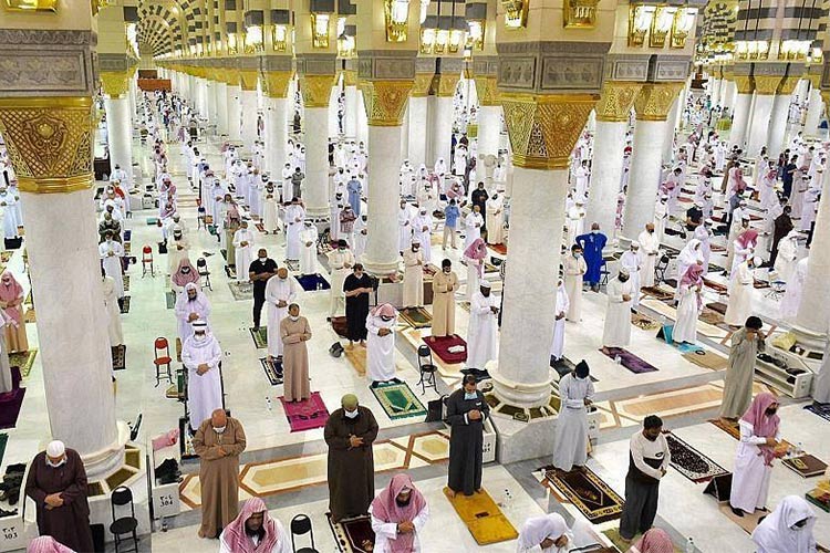 First Taraweeh prayer performed at Makkah, Madinah on first night of Ramadan