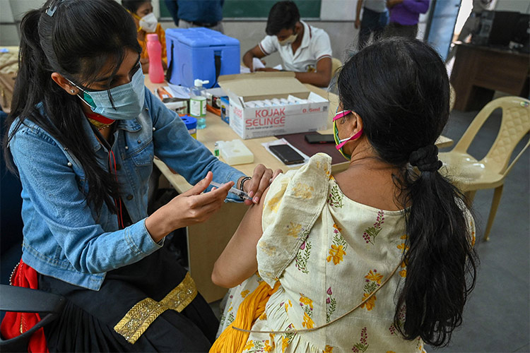 Two billion get vaccinated against coronavirus in India