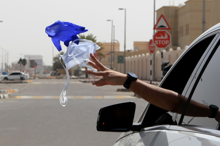 Abu Dhabi Police announce Dhs1,000 fine, 6 black points for dumping used face masks on roads