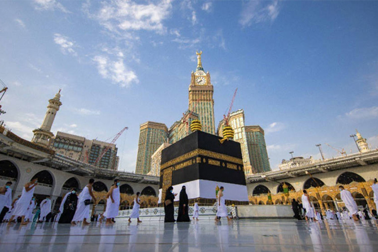 Saudi Arabia bans entry to holy sites without Hajj permit