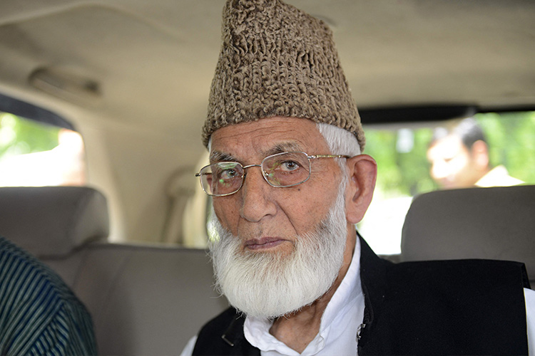 India deploys troops in Srinagar after Kashmir separatist leader Syed Ali Shah Geelani dies