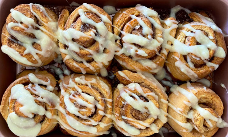 No-yeast cinnamon rolls that are ready in under an hour