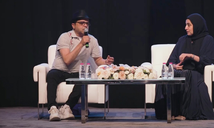 Egyptian comedian interacts with fans at Sharjah Children Reading Festival