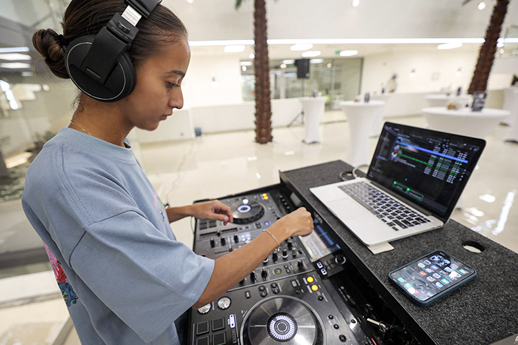 VIDEO: Saudi women DJs strike a high note in empowerment