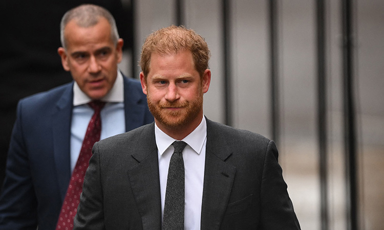 Prince Harry accuses royals of withholding phone hacking evidence from him