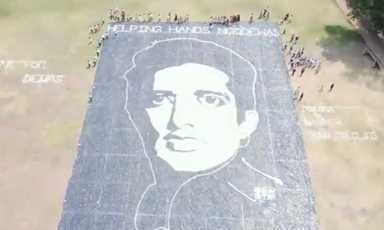 Sonu Sood's portrait made with 2500kg rice