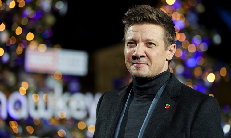 Jeremy Renner returns to hospital to thank medical staff who saved his life