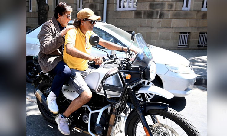 Amitabh Bachchan takes bike ride with stranger to reach set on time