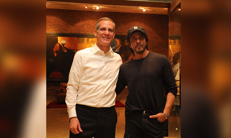 US envoy to India jokes whether it's time for a Bollywood role after meeting Shah Rukh Khan at his home 'Mannat'