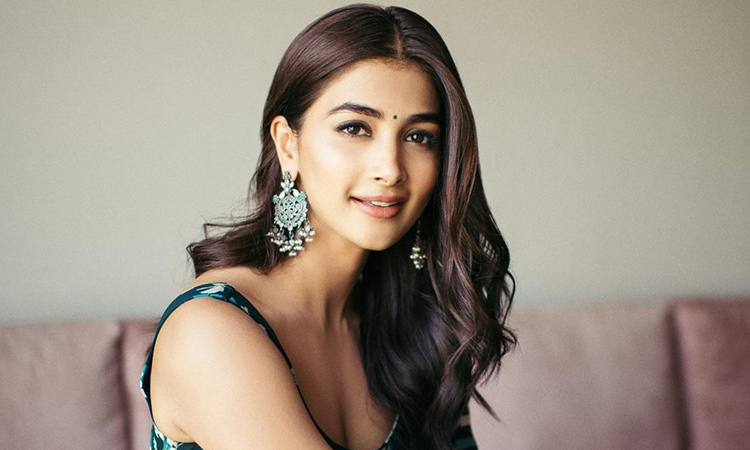 Pooja Hegde on sharing screen space with Big B: 'Watching this legend at work'